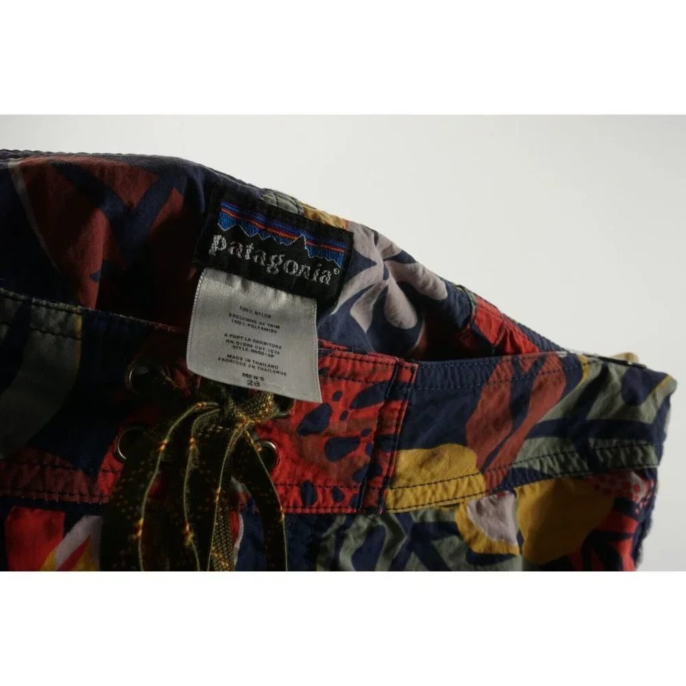 Patagonia Wavefarer Recent Board Short‎ Men's 28 Blue Red Orange Floral Nylon